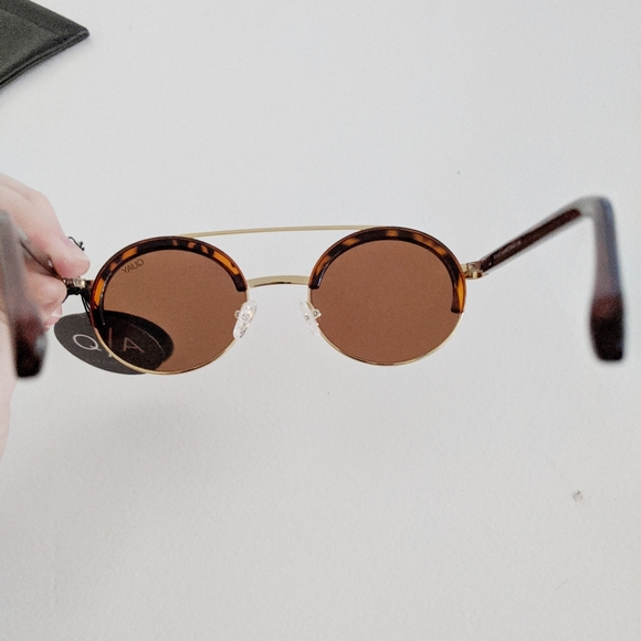 NWT Quay Come Around Round Sunglasses - Picture 7 of 7